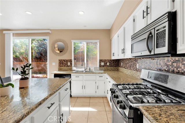 Detail Gallery Image 7 of 74 For 12655 Verano, Victorville,  CA 92392 - 5 Beds | 4/1 Baths