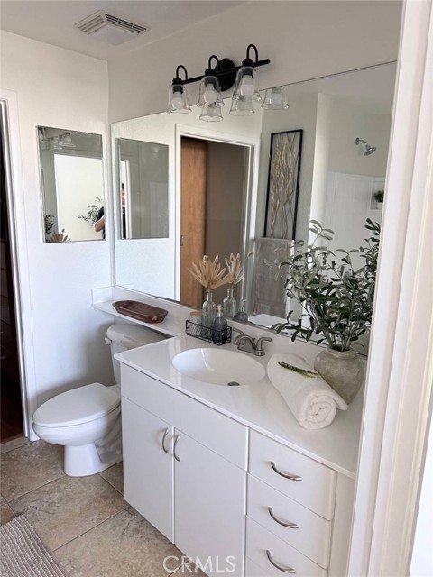 Detail Gallery Image 10 of 25 For 1801 E Katella #4135,  Anaheim,  CA 92805 - 2 Beds | 2 Baths