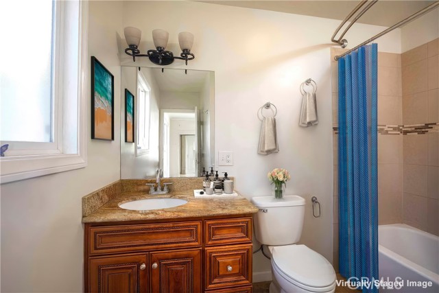 Detail Gallery Image 8 of 16 For 4909 W 140th, Hawthorne,  CA 90250 - 3 Beds | 2 Baths