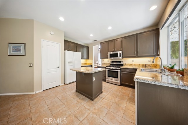 27628 Deerfield Lane, Valencia CA: https://media.crmls.org/medias/e1dac9e7-7ea3-460d-83ef-137f94ee1de6.jpg