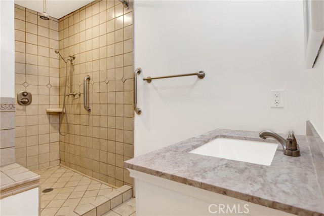 Detail Gallery Image 20 of 27 For 435 S Mariposa St, Burbank,  CA 91506 - 2 Beds | 2 Baths