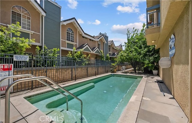 9014 Burnet Avenue, North Hills CA: https://media.crmls.org/medias/e1dba220-d3c6-4754-8fcf-efdb280988d5.jpg