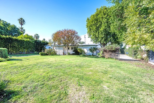 Detail Gallery Image 8 of 25 For 8621 Winnetka, Winnetka,  CA 91306 - 4 Beds | 2 Baths