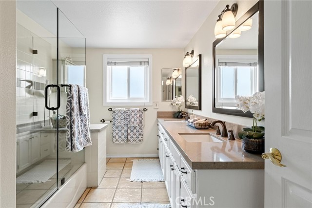 Detail Gallery Image 32 of 35 For 1909 Belmont Ln #B,  Redondo Beach,  CA 90278 - 3 Beds | 3 Baths