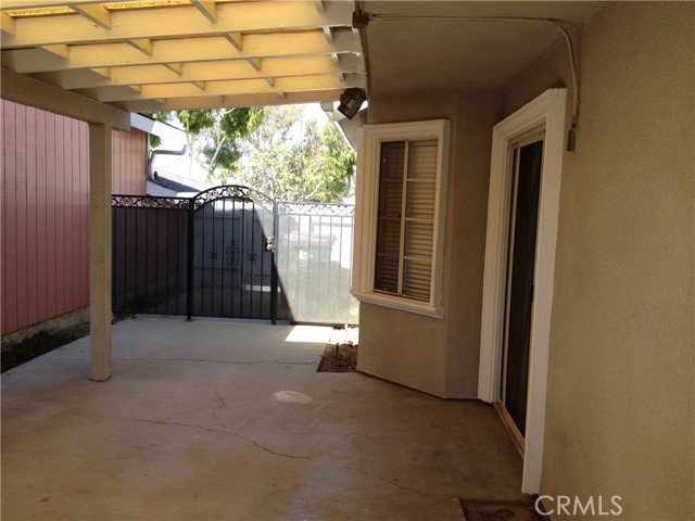 3745 Countryside Lane, Long Beach CA: https://media.crmls.org/medias/e1dd9361-cfab-4eca-b157-05c0e32e6248.jpg
