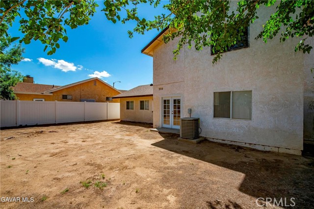 Detail Gallery Image 19 of 24 For 1822 Park Circle, Lancaster,  CA 93535 - 3 Beds | 3 Baths