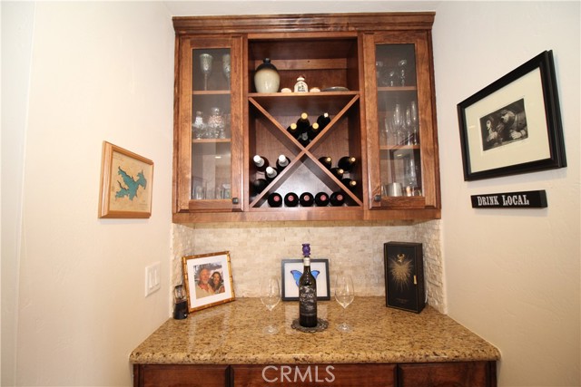 Detail Gallery Image 5 of 42 For 905 Madera Ln, Lake Arrowhead,  CA 92352 - 3 Beds | 2/1 Baths