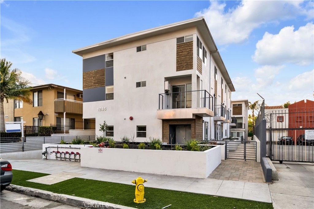 1245 N New Hampshire Avenue 7, Los Angeles, CA 90029