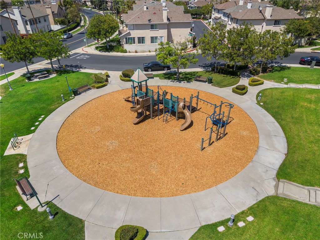 https://media.crmls.org/medias/e1de554e-e291-4c93-9c86-9e99aa06fad0.jpg?preset=X-Large
