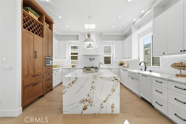 Detail Gallery Image 10 of 45 For 617 N Irena Ave #B,  Redondo Beach,  CA 90277 - 4 Beds | 3/1 Baths