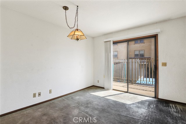 Detail Gallery Image 9 of 39 For 433 S 6th St #E,  Burbank,  CA 91501 - 3 Beds | 2/1 Baths