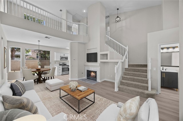 Detail Gallery Image 4 of 32 For 929 Mesa Alta Cir, Corona,  CA 92879 - 3 Beds | 2/1 Baths