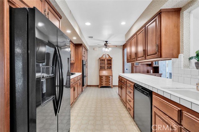 Detail Gallery Image 13 of 41 For 1971 W Santa Cruz St, San Pedro,  CA 90732 - 4 Beds | 3 Baths