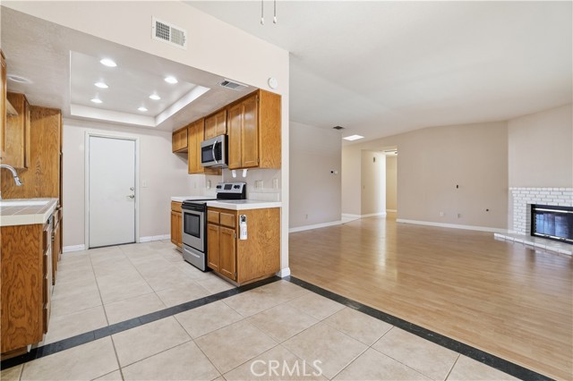 Detail Gallery Image 5 of 22 For 2635 Beech Tree, Hemet,  CA 92545 - 3 Beds | 2 Baths