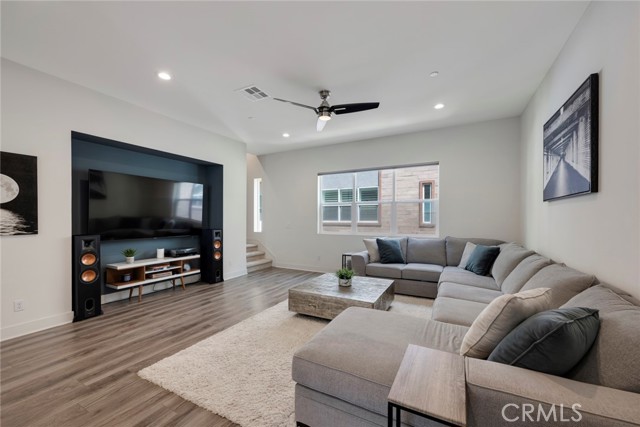 Detail Gallery Image 25 of 48 For 987 E Mason Ln #130,  Anaheim,  CA 92805 - 4 Beds | 3/1 Baths