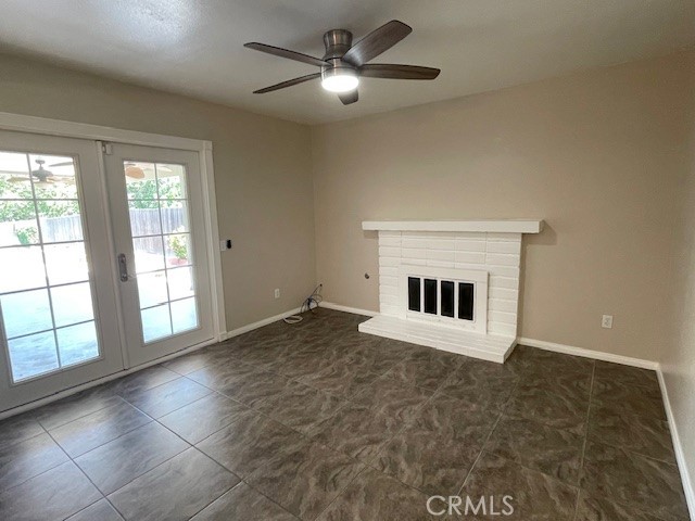 5674 Avenue Juan Bautista, Jurupa Valley CA: https://media.crmls.org/medias/e1e0bef2-207c-4fd6-a487-498482a0b643.jpg
