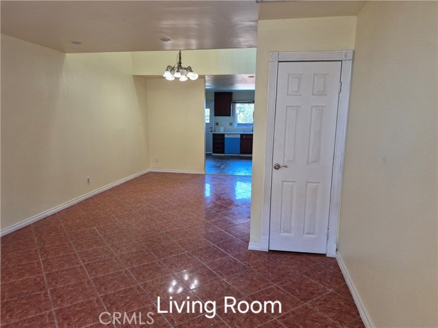 Detail Gallery Image 3 of 14 For 7320 E10 Lennox Ave, Van Nuys,  CA 91405 - 2 Beds | 1/1 Baths