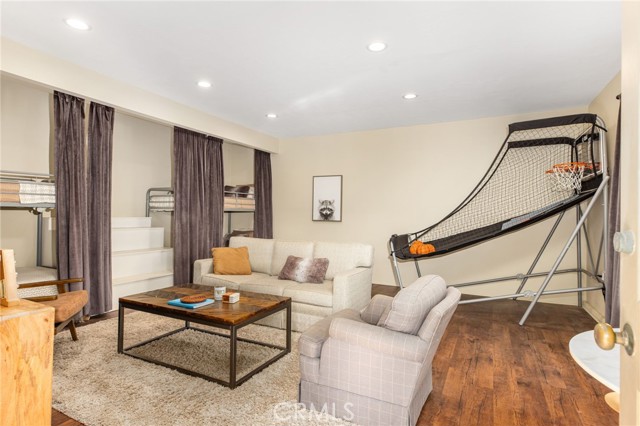 4 Golden Meadow Lane, Fallbrook CA: https://media.crmls.org/medias/e1e103e6-8f4e-4a14-9d17-c87b8ec6f858.jpg