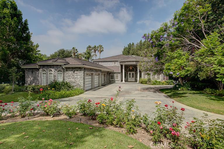 1601 Highland Oaks Drive