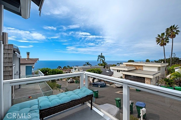 Front Image Thumbnail for CROC25263808