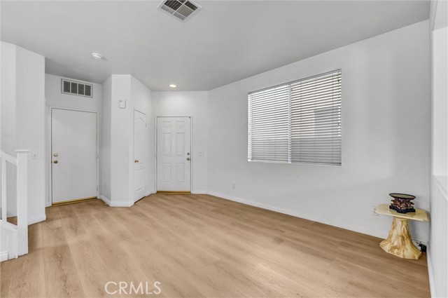 Detail Gallery Image 7 of 32 For 27231 Marisa Dr, Canyon Country,  CA 91387 - 4 Beds | 3 Baths