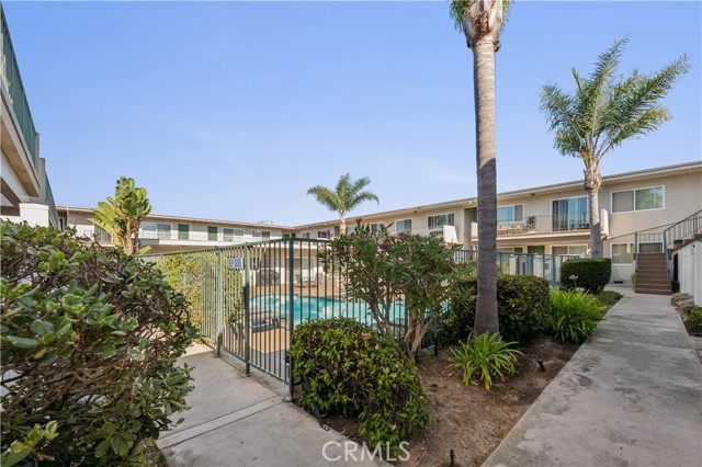 3649 Emerald Street, Torrance CA: https://media.crmls.org/medias/e1e1a0c9-bac9-46ed-9a91-9c3aed49cf51.jpg