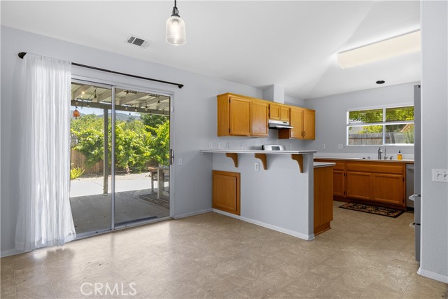 475 Heritage Lane, Los Alamos CA: https://media.crmls.org/medias/e1e213b5-90a4-41f1-bf5f-2c526deef9c7.jpg