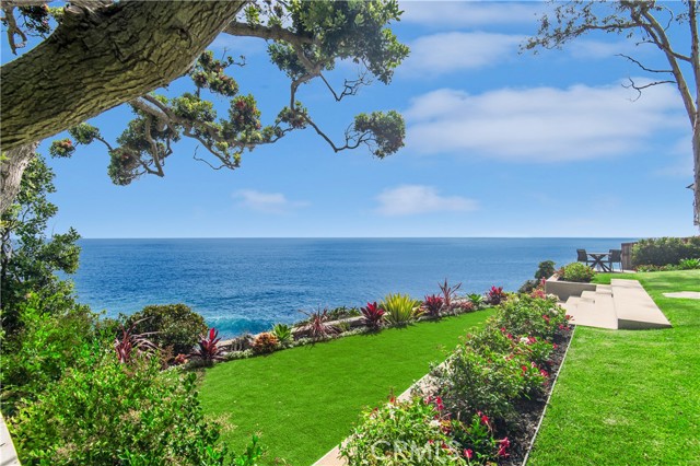 Detail Gallery Image 3 of 43 For 8 Rockledge Rd, Laguna Beach,  CA 92651 - 3 Beds | 4/1 Baths