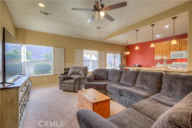 Detail Gallery Image 7 of 28 For 1022 Skyline Dr, Yuba City,  CA 95991 - 3 Beds | 2 Baths