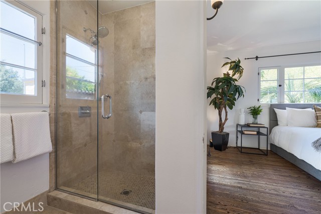 516 E Stocker Street, Glendale CA: https://media.crmls.org/medias/e1e2a2c4-5338-4348-999d-7b64b87ea3d6.jpg