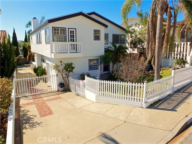 1726 Mathews Avenue, Manhattan Beach, California 90266, 4 Bedrooms Bedrooms, ,4 BathroomsBathrooms,Residential,Sold,Mathews,PW20042741