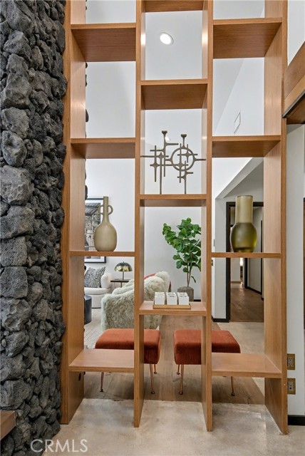 Detail Gallery Image 10 of 46 For 9701 Bothwell Road, Northridge,  CA 91324 - 4 Beds | 3/1 Baths