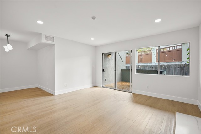 Detail Gallery Image 10 of 55 For 1112 Beryl St #15,  Redondo Beach,  CA 90277 - 2 Beds | 2/1 Baths