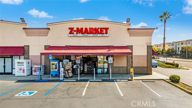 3200 Mission Avenue, Oceanside CA: https://media.crmls.org/medias/e1e36c3d-d7fd-41f1-86aa-7a5cc4e8a6c7.jpg