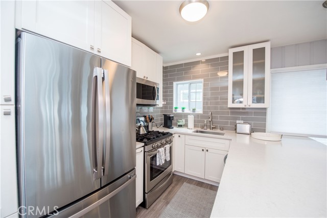 17021 7th Street, Sunset Beach CA: https://media.crmls.org/medias/e1e3bcd5-8a11-4cde-bec5-50537014ac2c.jpg