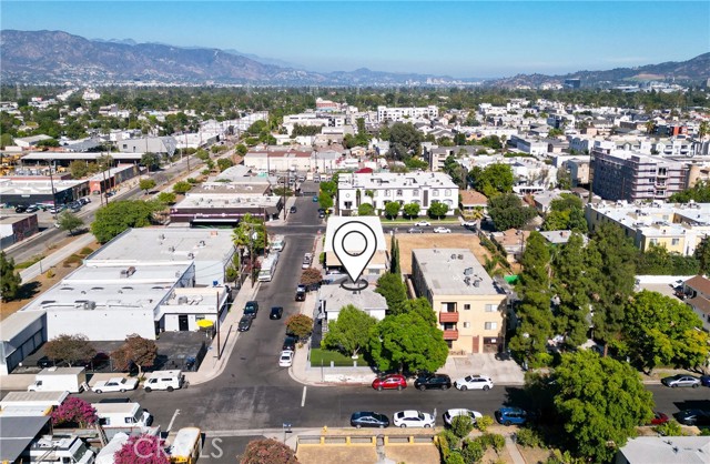 6 Bed Home for Sale in North Hollywood, California