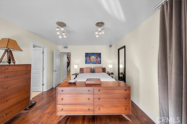 Detail Gallery Image 17 of 27 For 760 Manhattan Beach Blvd #B,  Manhattan Beach,  CA 90266 - 3 Beds | 3 Baths