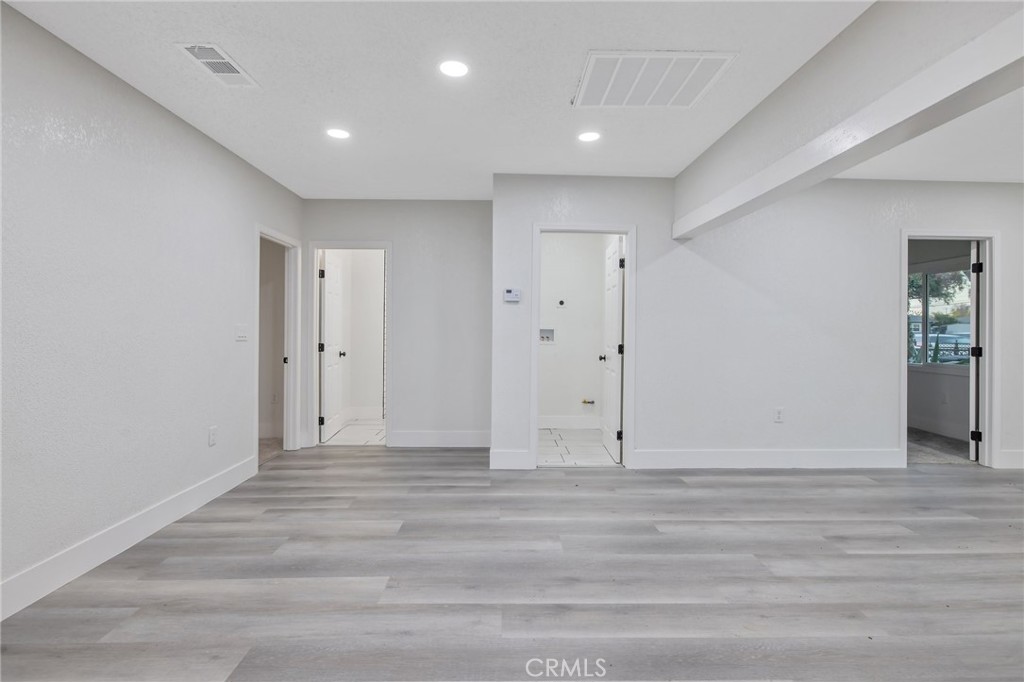 https://media.crmls.org/medias/e1e448c5-3554-4474-a4d0-6a0dafe2562c.jpg?preset=X-Large