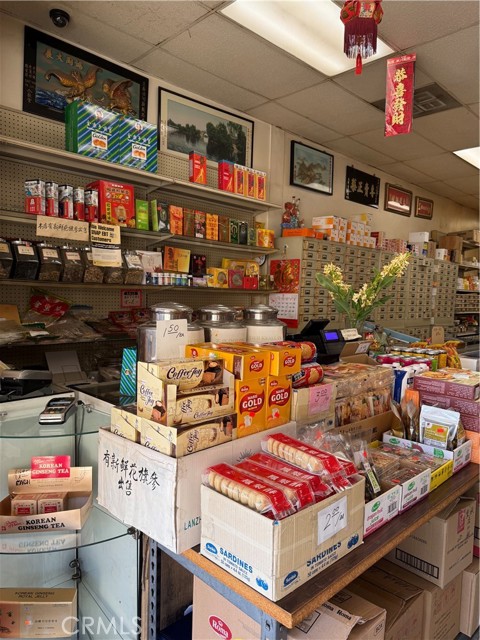 0 Alpine St, Los Angeles CA: https://media.crmls.org/medias/e1e596f9-8863-42fb-8ac4-e9628776f54a.jpg