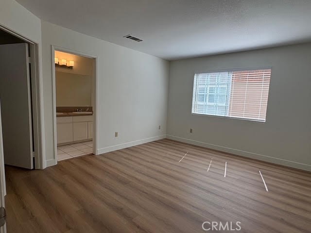 https://media.crmls.org/medias/e1e5c05d-9ca6-46a2-ab94-0957c9ef70ca.jpg?preset=X-Large