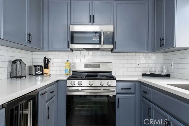 Detail Gallery Image 4 of 11 For 204 Welcome St, Los Angeles,  CA 90026 - 3 Beds | 1 Baths