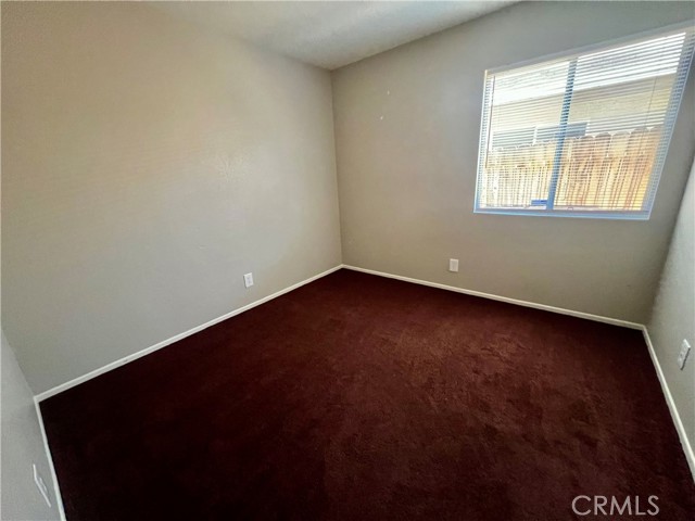 13633 Bentwood Street, Hesperia CA: https://media.crmls.org/medias/e1e81946-754a-4343-8601-06261ec11213.jpg