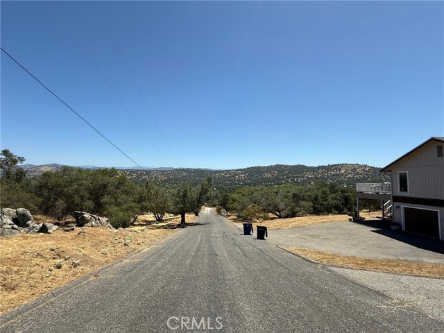 1 Wild Horse Way, Coarsegold CA: https://media.crmls.org/medias/e1e9fff1-dae6-460a-a932-72d0b72546db.jpg