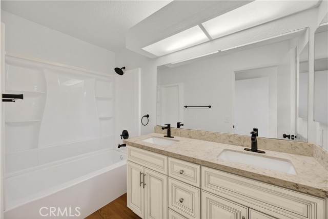 4595 Bronson, San Bernardino CA: https://media.crmls.org/medias/e1ea1b64-bcca-49a4-96df-110f62723435.jpg