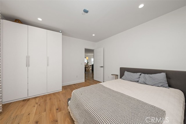 2329 Vineyard Avenue, Los Angeles CA: https://media.crmls.org/medias/e1eaa35d-4150-42f5-93aa-443351baa5ac.jpg