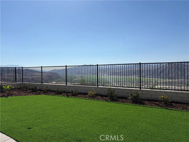 27541 Elderberry dr, Valencia CA: https://media.crmls.org/medias/e1eac038-d60a-4ef8-b80c-2ba93f213167.jpg