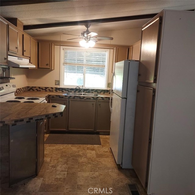 226 Rim Canyon Parkway, Oroville CA: https://media.crmls.org/medias/e1eb380b-a885-4408-8f4c-4cc8f27eb2aa.jpg