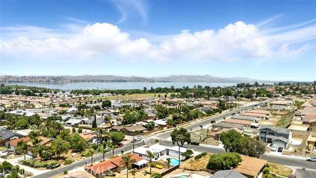 15195 Laguna Avenue, Lake Elsinore CA: https://media.crmls.org/medias/e1ec3373-dbbd-4608-8d7e-e46603b5405e.jpg