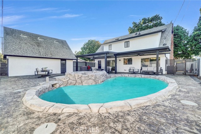 Detail Gallery Image 16 of 21 For 530 N. Stanford Ave, Fullerton,  CA 92831 - 4 Beds | 3 Baths