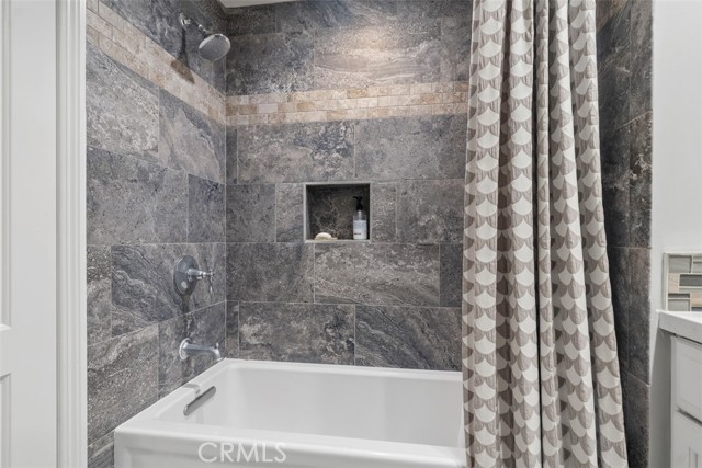 14801 Mayten Avenue, Irvine CA: https://media.crmls.org/medias/e1ecc066-c5db-4f46-931d-d4aecbd36f25.jpg